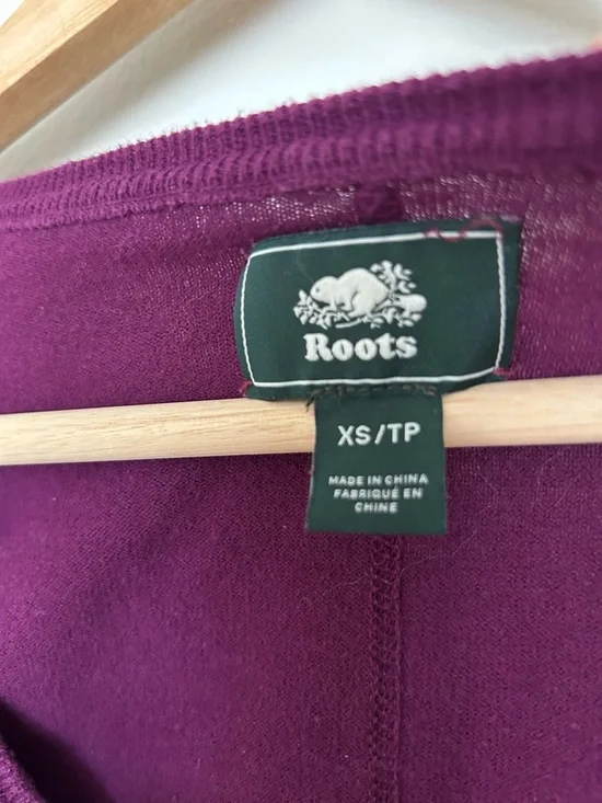 Roots Women's V-Neck Sweater in Plum - Picture 3 of 4